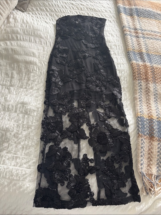 Unbranded Dresses & Skirts - Gorgeous Black Strapless Floral Appliqué Dress
